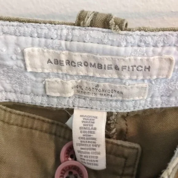 Vintage Abercrombie Y2K Sz 2 90 s Wom Cargo Shorts Khaki Md in Macao Moose Logo - Picture 2 of 4